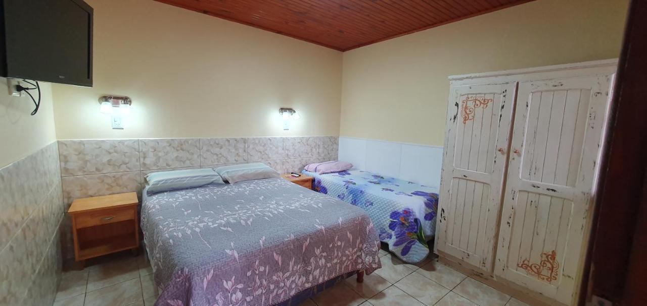 Hospedaje Jose Gorgues Puerto Iguazu Ngoại thất bức ảnh